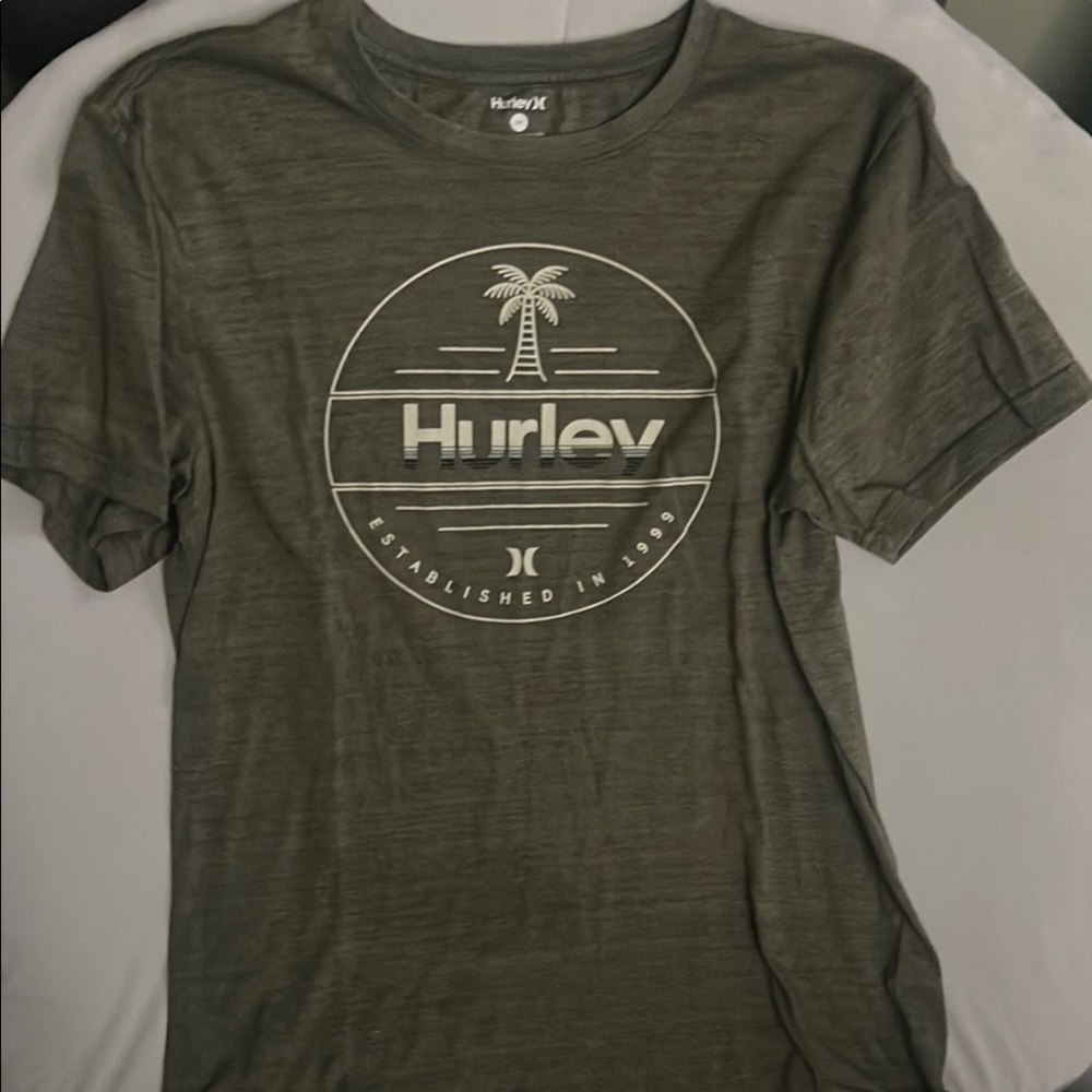 #135- Hurley Men's Olive Graphic T-Shirt